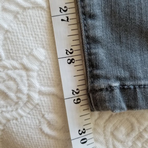 Cabi Gray Zip Skinny Jean - Size 6 - Picture 9 of 11